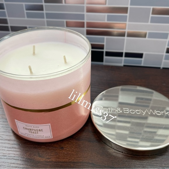 2X BRAND NEW BATH & BODY WORKS 3 WICK CANDLES CHAMPAGNE TOAST AND FROZEN LAKE - Picture 5 of 6